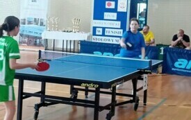 DRUŻYNOWY TENIS STOŁOWY. DZIEWCZĘTA Z SZERZAW W FINAŁALE WOJEW&Oacute;DZTWA	 2