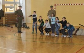 Lekcja historii z Grupą Artystyczną &bdquo;Rekonstrukto&rdquo; 21.11 8