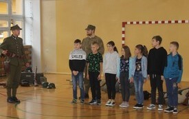 Lekcja historii z Grupą Artystyczną &bdquo;Rekonstrukto&rdquo; 21.11 9