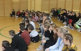 Lekcja historii z Grupą Artystyczną &bdquo;Rekonstrukto&rdquo; 21.11 16