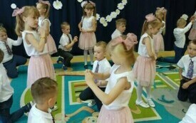 Dzień Mamy i Taty w Przedszkolu w Chybicach 13