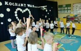 Dzień Mamy i Taty w Przedszkolu w Chybicach 30