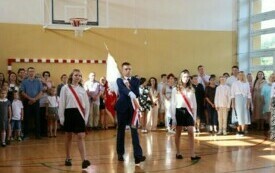 Rozpoczęcie roku szkolnego  w Publicznej Szkole Podstawowej im. Feliksa Szczęsnego Karnickiego w Chybicach 14