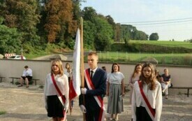 Rozpoczęcie roku szkolnego  w Publicznej Szkole Podstawowej im. Feliksa Szczęsnego Karnickiego w Chybicach 25
