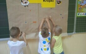 Dzień Kropki w przedszkolu  w Chybicach 22