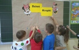 Dzień Kropki w przedszkolu  w Chybicach 24
