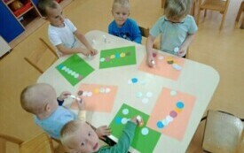 Dzień Kropki w przedszkolu  w Chybicach 28