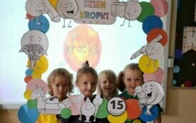 Dzień Kropki w przedszkolu  w Chybicach 36