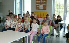 Warsztaty ekologiczne na temat segregacji śmieci w PSP w Łomnie  10