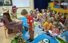 Przedszkolaki z Chybic witają jesień 20
