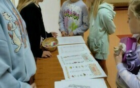 Relacja z obchod&oacute;w Dnia Język&oacute;w Obcych w PSP w Chybicach 7