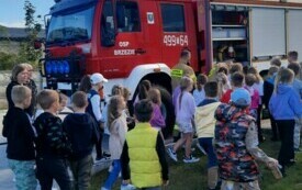 Wizyta strażak&oacute;w w PSP w Lomnie 15