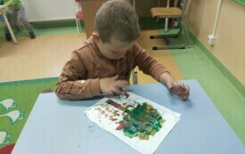 Międzynarodowy Dzień Drzewa w przedszkolu w Chybicach 9
