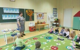 Międzynarodowy Dzień Drzewa w przedszkolu w Chybicach 20