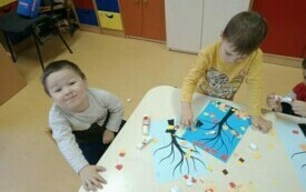 Międzynarodowy Dzień Drzewa w przedszkolu w Chybicach 42