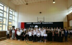 Dzień Edukacji Narodowej w Publicznej Szkole Podstawowej im. Feliksa Szczęsnego Karnickiego w Chybicach 1