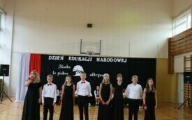 Dzień Edukacji Narodowej w Publicznej Szkole Podstawowej im. Feliksa Szczęsnego Karnickiego w Chybicach 11