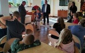 Spotkanie pierwszoklasist&oacute;w z przedstawicielami KRUS 23