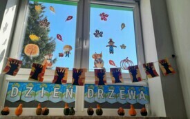 Dzień Drzewa w PSP  Łomnie 35
