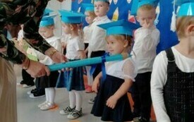 Kolorowe kredki w pudełeczku noszę&hellip; 13