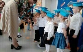 Kolorowe kredki w pudełeczku noszę&hellip; 15
