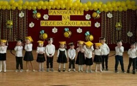 Pasowanie na przedszkolaka w PSP w Łomnie 11