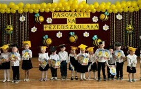Pasowanie na przedszkolaka w PSP w Łomnie 16