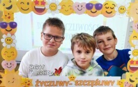 ŚWIATOWY DZIEŃ ŻYCZLIWOŚCI I POZDROWIEŃ 17