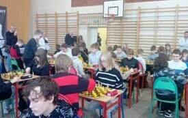 Galeria aktualności DZIEWCZĘTA  Z SZERZAW WICEMISTRZYNIAMI WOJEW&Oacute;DZTWA  W  DRUŻYNOWYM TURNIEJU SZACHOWYM, CHŁOPCY CZWARTE MIEJSCE. 3800 1