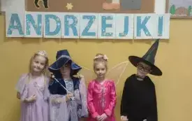 Andrzejkowe wr&oacute;żby w oddziale "0" w Godowie 12