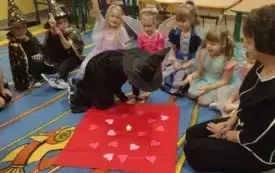 Andrzejkowe wr&oacute;żby w oddziale "0" w Godowie 13