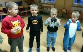Zabawy andrzejkowe przedszkolak&oacute;w w Chybicach 24