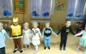 Zabawy andrzejkowe przedszkolak&oacute;w w Chybicach 32