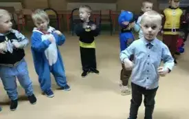 Zabawy andrzejkowe przedszkolak&oacute;w w Chybicach 45
