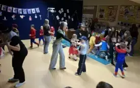 Zabawy andrzejkowe przedszkolak&oacute;w w Chybicach 60
