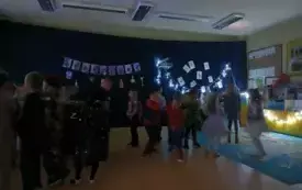 Zabawy andrzejkowe przedszkolak&oacute;w w Chybicach 74