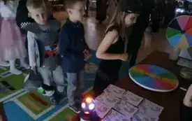 Zabawy andrzejkowe przedszkolak&oacute;w w Chybicach 79