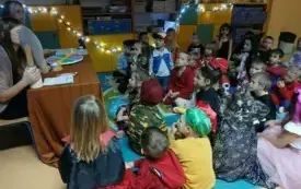 Zabawy andrzejkowe przedszkolak&oacute;w w Chybicach 86