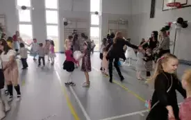 Wspomnienia z Magicznego Wieczoru &ndash; Andrzejki w Publicznej Szkole Podstawowej w Jadownikach! 23