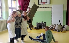Lekcja historii z Grupą Artystyczną &quot;Rekonstrukto&quot; 2