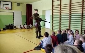 Lekcja historii z Grupą Artystyczną &quot;Rekonstrukto&quot; 6