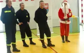 Mikołajkowe atrakcje w PSP w Godowie 13