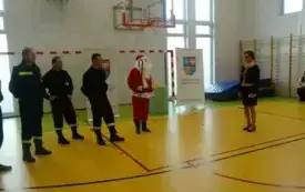 Mikołajkowe atrakcje w PSP w Godowie 14
