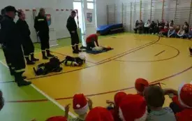 Mikołajkowe atrakcje w PSP w Godowie 23