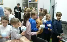 MIKOŁAJKOWY WYJAZD DO KINA I MUZEUM PRZYRODY I TECHNIKI 12