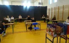 V Gminny Konkurs z Języka Angielskiego dla klas VII - VIII 27