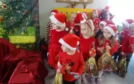 &bdquo;Ho Ho Ho &hellip; Czy są tu jakieś grzeczne dzieci?&rdquo; &ndash; Mikołaj w naszej  szkole. 7