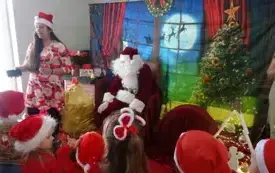 &bdquo;Ho Ho Ho &hellip; Czy są tu jakieś grzeczne dzieci?&rdquo; &ndash; Mikołaj w naszej  szkole. 15