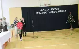 Konkurs i kiermasz świąteczny- PSP Chybice 4