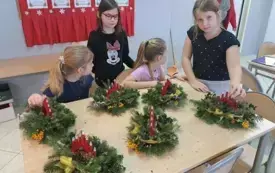 Świetlicowe przygotowania do Świąt Bożego Narodzenia- PSP Chybice 15